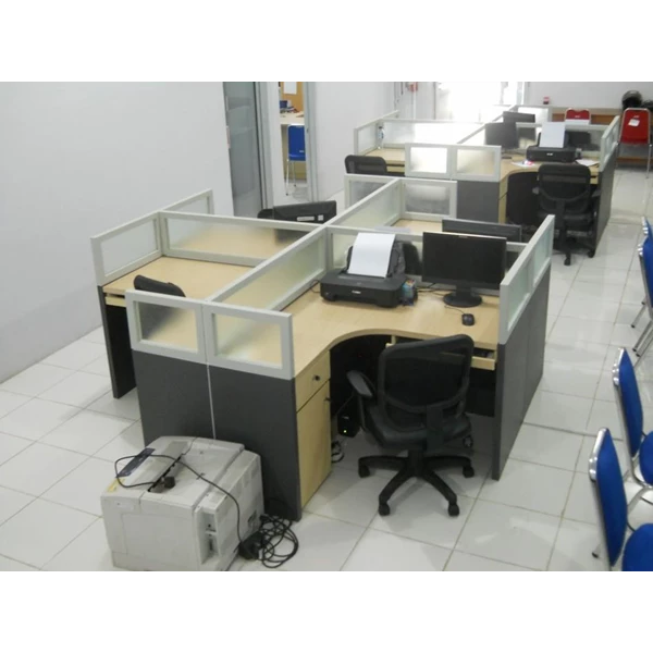 Meja Kantor By CV. Kembangdjati Furniture Semarang